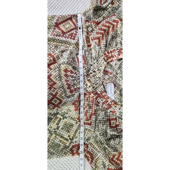 Alfred Dunner Womens Sz 12P Semi Sheer Snakeskin Pattern Keyhole Accent Top Tan - Picture 5 of 10